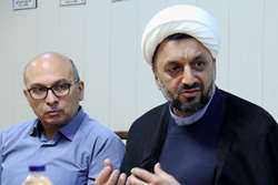 دکتر عیسی زاده در اولین کمیته علمی سمینار تعهد حرفه‌ای دانشگاه علوم پزشکی تهران، توجه به هویت ملی و اسلامی دانشجویان و همچنین لزوم آشنایی آنان با بزرگان علمی و فرهنگی کشور را ضروری خواند